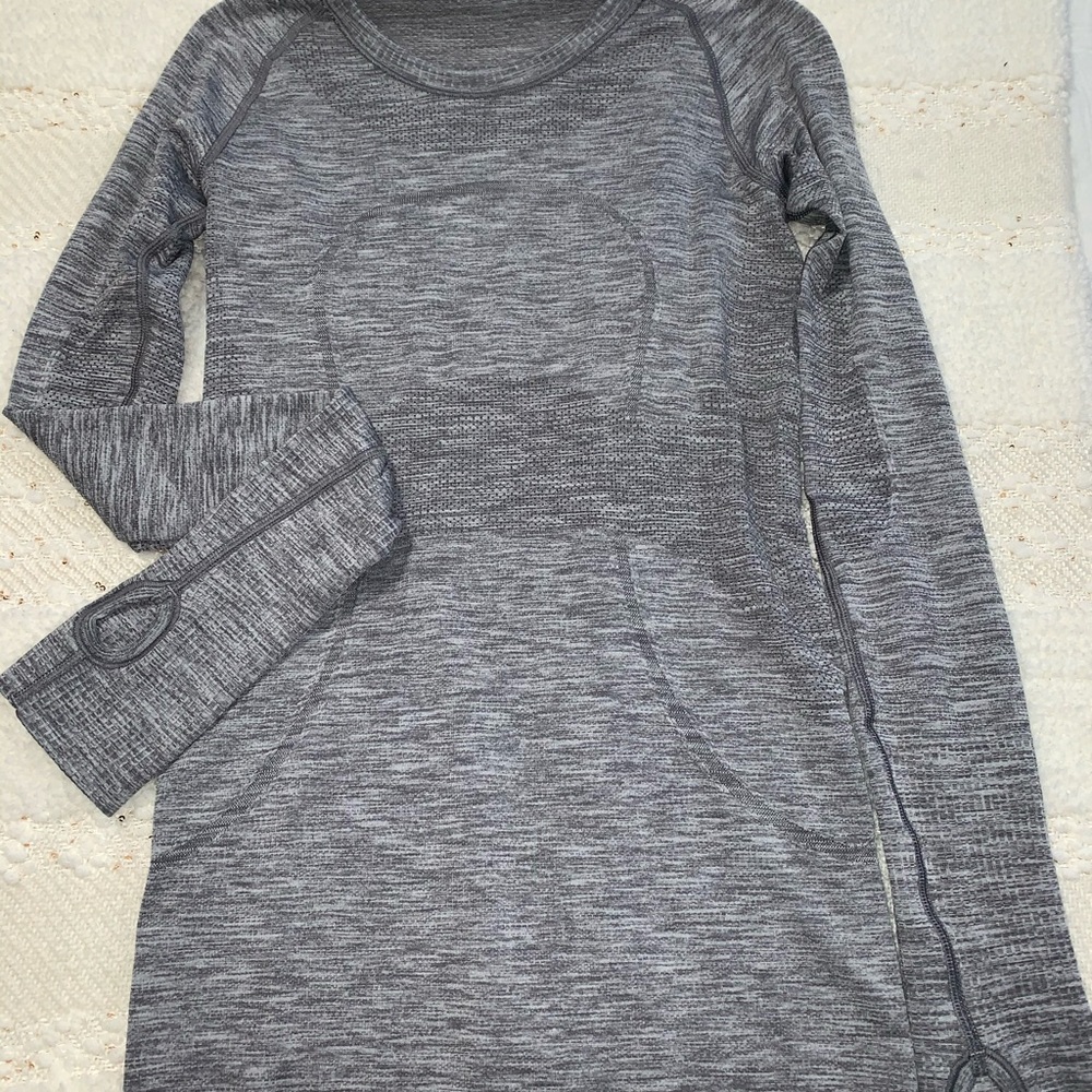 Lululemon grey swiftly tech long sleeve size 4